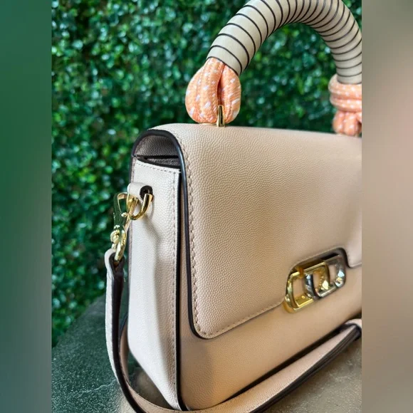 New MARC JACOBSThe J Link Twist Leather Shoulder Bag